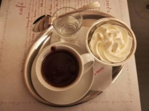 Read more about the article Na kafi sa intelektualcima: kafe Luvr, Prag